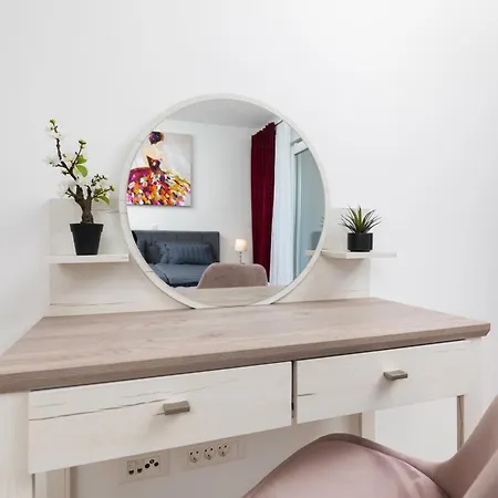 Dolores By El-pi Tours 말린스카