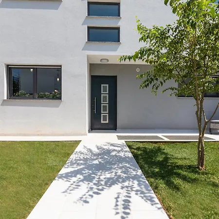 Vila Dolores By El-pi Tours Malinska