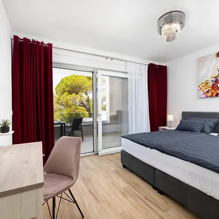 Vila Dolores By El-pi Tours *