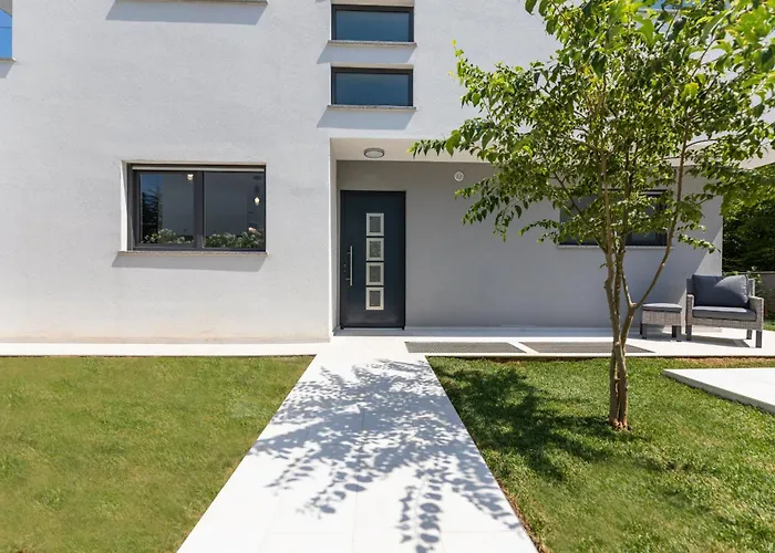 Vila Dolores By El-pi Tours Malinska