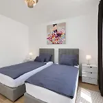 Villa Dolores By El-pi Tours