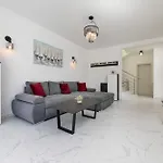 Villa Dolores By El-pi Tours Malinska